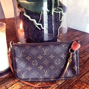 Classic Louis Vuitton Clutch